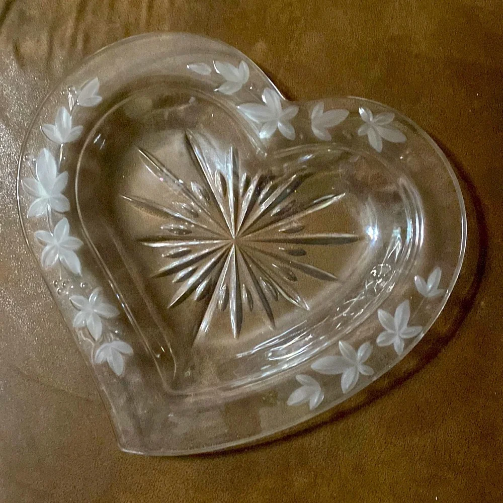 Lead Crystal large frosted Heart Decor